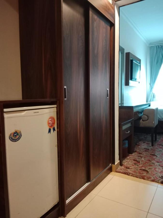 Sky View Hotel, Madinah Медина Екстериор снимка